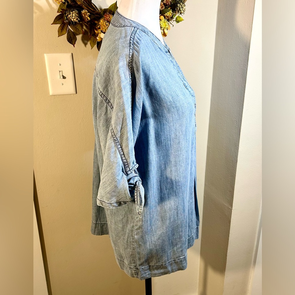 TRINA TURK Calle Ocho  Linen Blend Tie Sleeve 3 Button Front V-Neck Top~L💛 - Picture 6 of 11